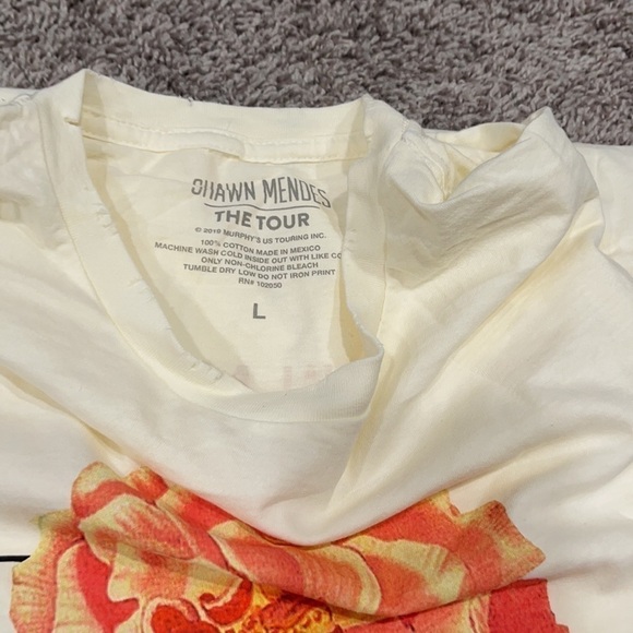 Shawn Mendes THE TOUR FLOWER T-SHIRT II - Picture 6 of 6